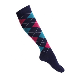 Calcetines deportivos de presión para mujer, calcetines de compresión atléticos de poliéster graduados - Product Image 3