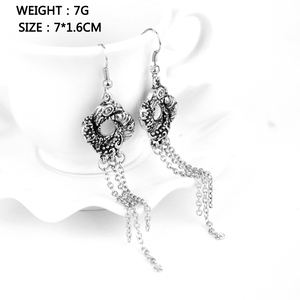 Pendientes Largos con Nudo de Amor Estilo Casino Royale, Inspirados en las Mujeres de Bond - Product Image 6