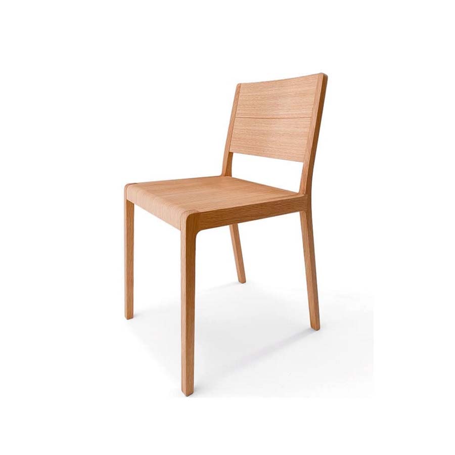 Деревянные обеденные стулья по индивидуальному заказу являются экологически чистыми.