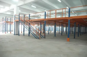 Plataformas de aço do armazém industrial resistente, prateleira mezzanine sistema de armazenamento