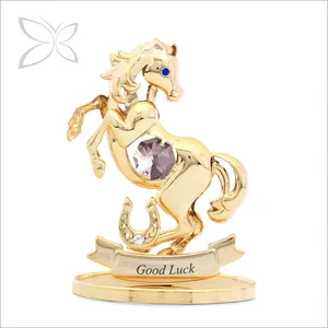 งานคริสตัลคราฟต์ รูปปั้นม้าสไตล์ยุโรป ชุบทอง ประดับคริสตัลเจียระไนทรงเหลี่ยม ตกแต่งด้วยงานพิมพ์ซิลค์สกรีน ศิลปะพื้นบ้าน - Product Image 1