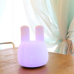 Co-A Pelo Soffice Coniglio Nursery Lampada Luce il Bambino di Notte, modalità Multi-Color Eye-cura, carino Silicone fancy luce - Product Image 1