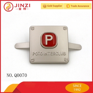 Nuevo diseño de <span class=keywords><strong>la</strong></span> fábrica de epoxy de encargo insignia del coche de metal etiqueta - Product Image 4