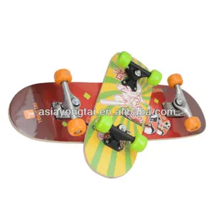 Fabricante profissional skate barato 28 ''madeira bordo quatro rodas skate personalizado