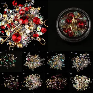 1 kutu Üst sınıf Düzensiz Mix Tırnak Rhinestones AB Renk Mini Boncuk Altın Perçinler Tırnak Sanat Çıtçıt 3D DIY manikür Tırnak değerli taşlar