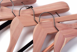 Móc Treo Áo Bằng Gỗ Tuyết Tùng Vai Rộng Chất Lượng Cao Cho Quần Áo - Product Image 4