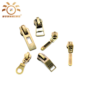 2017 logotipo en relieve <span class=keywords><strong>cremallera</strong></span> de metal extractor <span class=keywords><strong>cursor</strong></span> de la <span class=keywords><strong>cremallera</strong></span> para la ropa - Product Image 3