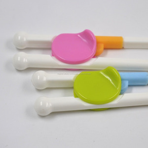 Cabritos que entrenan los palillos desechables del silicón con la insignia, al por mayor Chipstick del silicón del bebé con el <span class=keywords><strong>a</strong></span> - Product Image 4