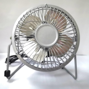 2023 Mô Hình Mới <span class=keywords><strong>DC</strong></span> <span class=keywords><strong>Mini</strong></span> <span class=keywords><strong>Fan</strong></span> 4Inch Kim Loại <span class=keywords><strong>Fan</strong></span> Nhỏ <span class=keywords><strong>DC</strong></span> Bảng <span class=keywords><strong>Fan</strong></span> Điện - Product Image 2