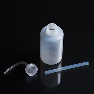 Bouteille pulvérisateur d'arrosage souple en plastique LDPE IBELONG 500 ml, bleu, rose, noir, transparent, pour usage domestique et jardin - Product Image 3