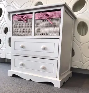 Unit Penyimpanan Laci Dada Putih, Keranjang Anyaman, Furnitur Gadis Merah Muda Shabby Chic