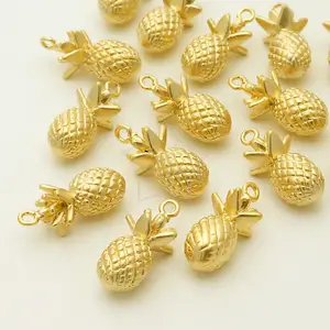2018 jewelry manufacturer china wholesale gold plating 3D gold pineapple charm