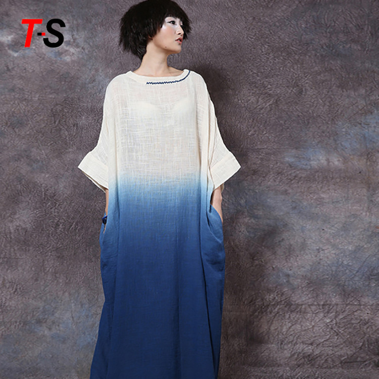 Свободное длинное льняное платье макси с длинным рукавом