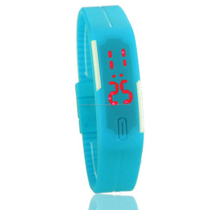 Delicado Caliente! 2016 Nuevos Hombres y Mujeres de Moda de Goma LED Reloj Fecha de Deportes de Pulsera Digital Reloj de Pulsera - Product Image 3