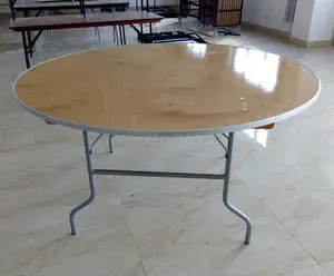 Eventi noleggio di legno rotondo tavolo