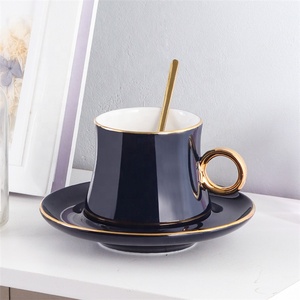 แฟนซีชุบทองการออกแบบที่ไม่ซ้ำกันสีทึบตะวันตกถ้วยกาแฟเซรามิกจานรอง - Product Image 1