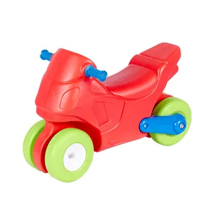 lauflernhilfe fahrt auto Suppliers-Kindergarten Artikel Kinder Indoor Spielzeug Baby Walker Auto Kunststoff Schaukel pferd Kinder reiten auf Spielzeug Kunststoff Auto zum Verkauf
