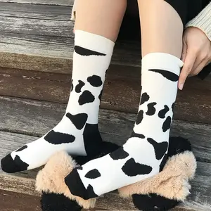 Toptan Sevimli Kadın Siyah Beyaz Inek Baskı Çorap