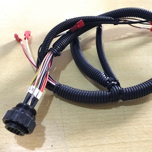 UL3196 6AWG ขั้วต่อพีวีซีหุ้มฉนวนสีดำแบบจีบ16Pin ประกอบสายไฟ206037-1แอมป์อุตสาหกรรม - Product Image 1