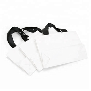 ที่กำหนดเองพิมพ์สีขาวเสื้อผ้าถุงของขวัญที่มีการจัดการ - Product Image 5