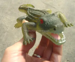 Crescer na água realista animal de plástico brinquedo