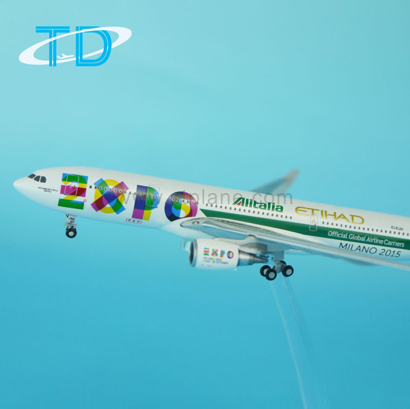 Milan World Expo Alitalia & Etihad A330-200 Model Aircraft