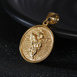 Collier KALEN de haute qualité avec pendentif rond en forme de petite personne avec couronne et ailes en acier inoxydable - Product Image 4