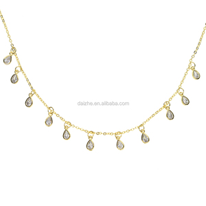 Collana di Lusso in Argento e Oro per Fidanzamento e Matrimonio, Elegante Collana a Goccia con Charm in Zirconia Cubica - Product Image 1