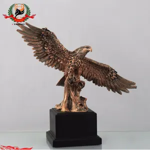 Statua <span class=keywords><strong>Aquila</strong></span> Antica in Rame, Trofeo in Resina e Legno, Scultura 3D Fatta a Mano, Durevole, 30x12x30cm, Colore e Logo Personalizzabili, <span class=keywords><strong>Animale</strong></span> - Product Image 1