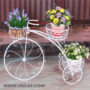 装飾的な庭のための金属自転車植木鉢