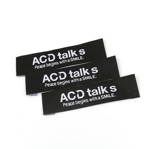 Étiquettes tissées en damassé à pli final, lavables, pour chaussettes, avec logo de marque personnalisé, conception ODM, faible MOQ - Product Image 1