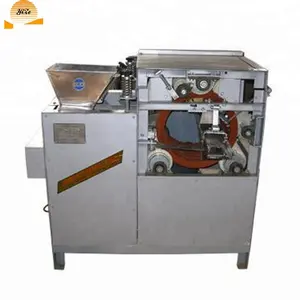 Pinda rode huid dunschiller, amandel natte weg/pinda peeling machine