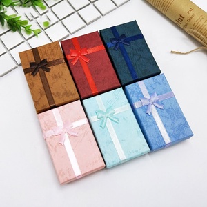 Bán Buôn Tông Tùy Chỉnh Thực Hiện Đầy Màu Sắc Đồ Trang Sức Handmade Hộp Bao Bì Đồ Trang Sức Bao Bì PaperJewelry Hộp Quà Tặng Với Bọt - Product Image 1