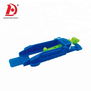 HUADA Venta caliente Shark Style Spring Railcar Glow Rail Slot Set Racing Track Car Toy para entretenimiento - Product Image 3