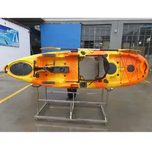 Rotomoldeo resistente a los rayos UV sentarse en la parte superior kayak con pedal océano kayak con pedal una persona kayak de pesca con pedal