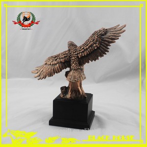 Statua <span class=keywords><strong>Aquila</strong></span> Antica in Rame, Trofeo in Resina e Legno, Scultura 3D Fatta a Mano, Durevole, 30x12x30cm, Colore e Logo Personalizzabili, <span class=keywords><strong>Animale</strong></span> - Product Image 4