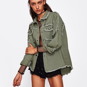 <span class=keywords><strong>Camicia</strong></span> <span class=keywords><strong>di</strong></span> <span class=keywords><strong>Jeans</strong></span> <span class=keywords><strong>Oversize</strong></span> Verde con Design a Borchie e Orlo Sfrangiato per Donna - Product Image 5