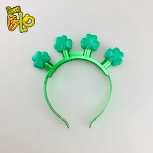 Vente en gros de bandeaux <span class=keywords><strong>LED</strong></span> personnalisés néon Shamrock Nouveau design Noël Remise des diplômes Nouvel An École Thanksgiving Batterie - Product Image 1