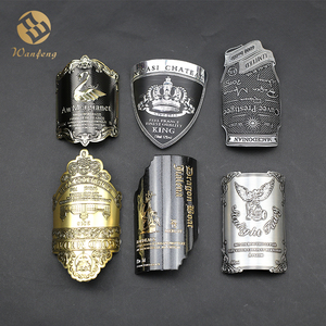 Trung Quốc Nhà Sản Xuất <span class=keywords><strong>Custom</strong></span> <span class=keywords><strong>Made</strong></span> Kim Loại Dập Nổi Tự Dính Pewter Rượu Nhãn - Product Image 1