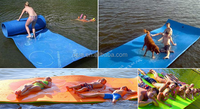 Tapis de fête flottant en fibre de verre et PE de luxe Installation d'amusement aquatique gonflable