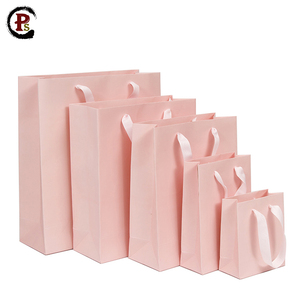 Couleur de luxe d'emballage <span class=keywords><strong>en</strong></span> papier de logo sacs <span class=keywords><strong>pour</strong></span> vêtements avec poignées <span class=keywords><strong>en</strong></span> soie - Product Image 2
