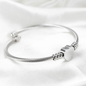 Marlary venta al por mayor diseño Simple hecho a mano Acero inoxidable brazalete de alambre corazón encanto grabado pulsera - Product Image 5