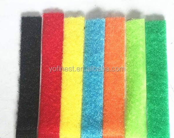 Noir, blanc, rouge, bleu, vert, jaune, etc