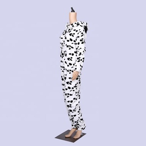 Ultra-Zachte Polyester Koe Capuchon Winterpyjama Onesie Met Geborduurde Rits Voor Unisex Volwassenen - Product Image 2