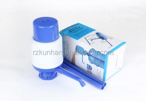 Usine Prix en plastique Main Pression <span class=keywords><strong>pompe</strong></span> d'aspiration manuelle pour boire de l'<span class=keywords><strong>eau</strong></span> en bouteille - Product Image 3