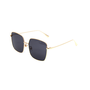 Gafas <span class=keywords><strong>de</strong></span> <span class=keywords><strong>sol</strong></span> cuadradas polarizadas <span class=keywords><strong>para</strong></span> hombre y mujer, lentes <span class=keywords><strong>de</strong></span> <span class=keywords><strong>sol</strong></span> unisex con marco dorado y <span class=keywords><strong>cara</strong></span> <span class=keywords><strong>redonda</strong></span>, 2021New - Product Image 2