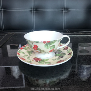 <span class=keywords><strong>Set</strong></span> Tazza e Piattino <span class=keywords><strong>da</strong></span> Tè LEXI in Fine Bone China con Decalcomania Floreale Stile <span class=keywords><strong>Inglese</strong></span> 200ml, Durevole, Vintage, Colori Personalizzabili per Matrimoni - Product Image 4