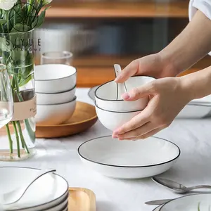 シンプルなスタイルの卸売格安ディナープレートセラミック皿結婚披露宴ブラックリム2102