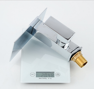 Thiết kế mới duy nhất xử lý Thác chậu vòi LED lưu vực vòi boong núi phòng tắm lưu vực vòi nước - Product Image 5