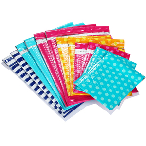 Enveloppes matelassées en polybulle colorées avec logo personnalisé, résistantes aux chocs, pour l'emballage et l'expédition de vêtements - Product Image 1